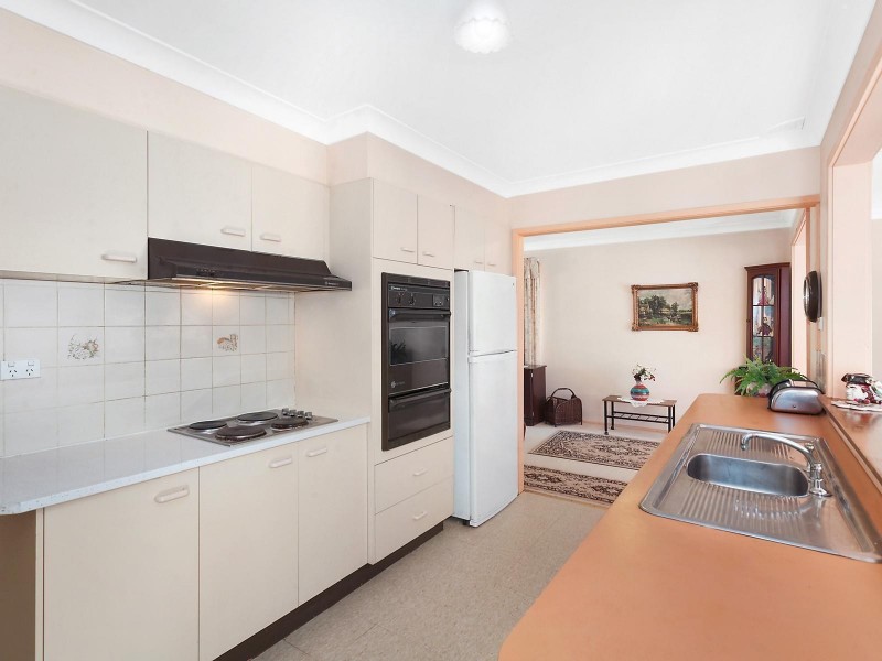 15 Bourbon Street, Wyoming NSW 2250