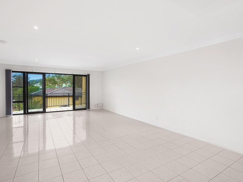 21/2 Adcock Avenue, West Gosford NSW 2250