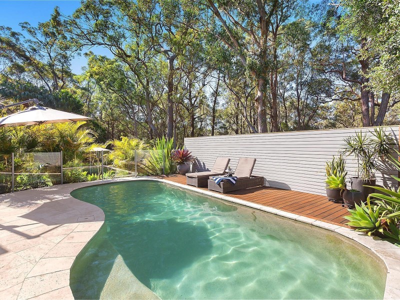 13 Nari Avenue, Point Clare NSW 2250