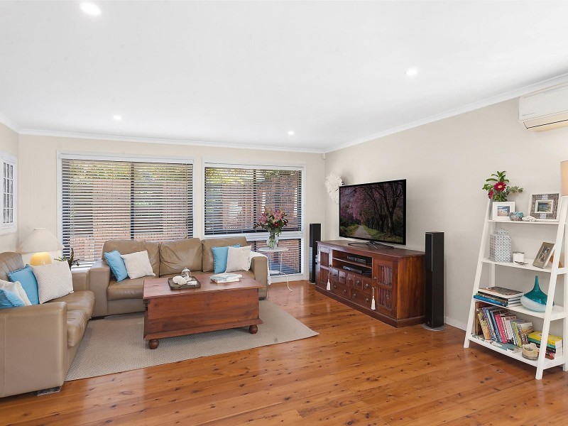 13 Nari Avenue, Point Clare NSW 2250