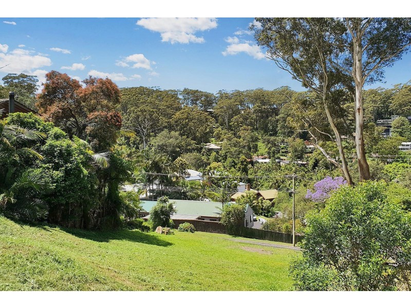 8 Harcourt Place, North Avoca NSW 2260
