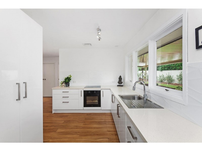 6 Shore Brace, Tascott NSW 2250