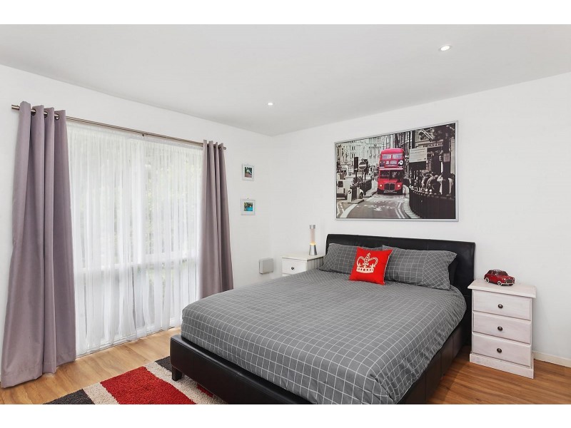 6 Shore Brace, Tascott NSW 2250