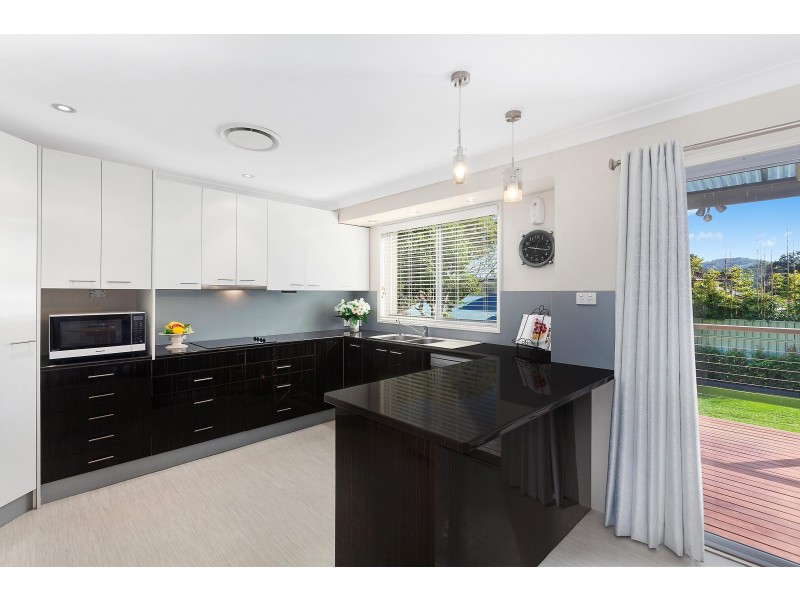 52 Beaumont Avenue, Wyoming NSW 2250