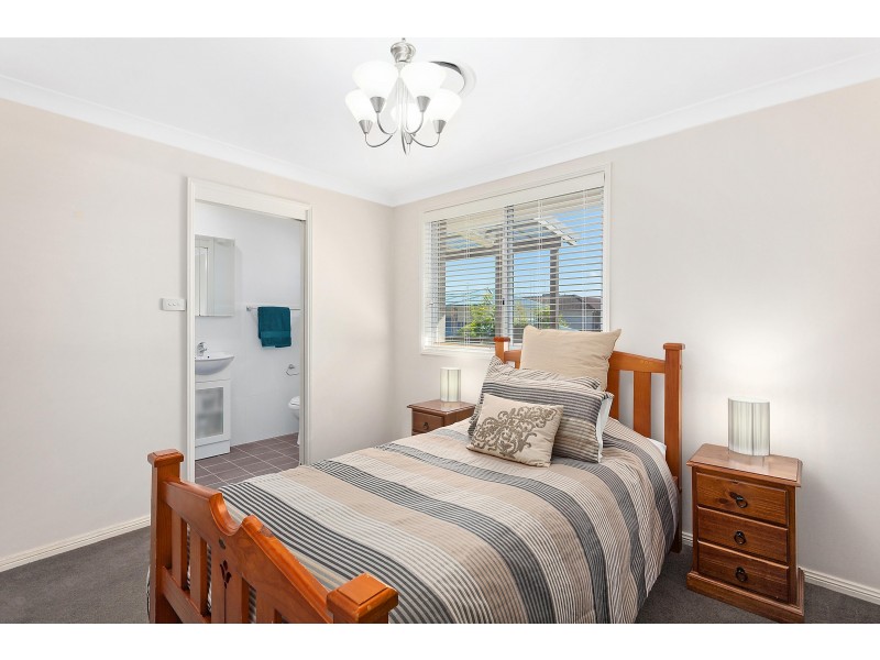 52 Beaumont Avenue, Wyoming NSW 2250