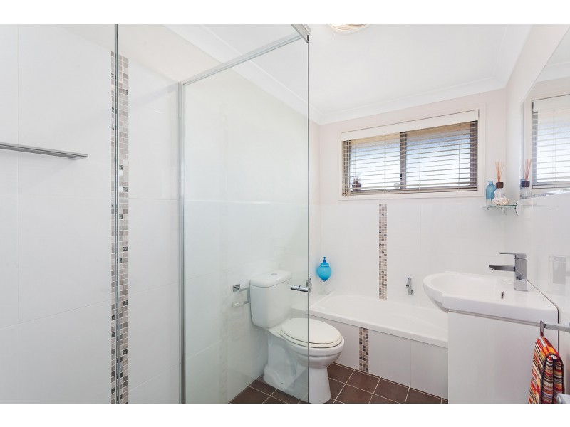 52 Beaumont Avenue, Wyoming NSW 2250