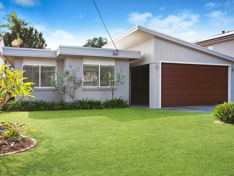 19 Bayside Drive, Green Point NSW 2251
