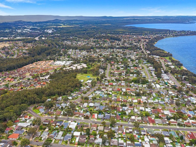 42 Audie Parade, Berkeley Vale NSW 2261