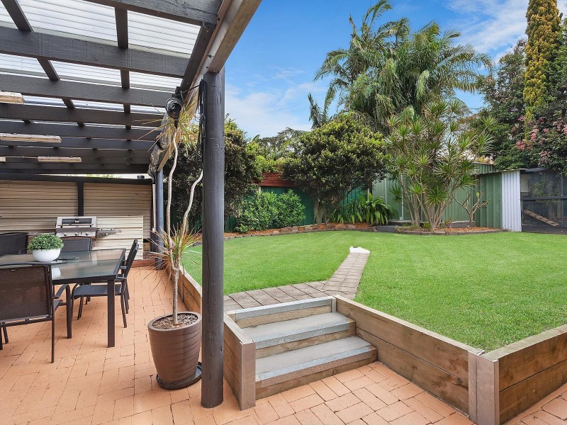 42 Audie Parade, Berkeley Vale NSW 2261