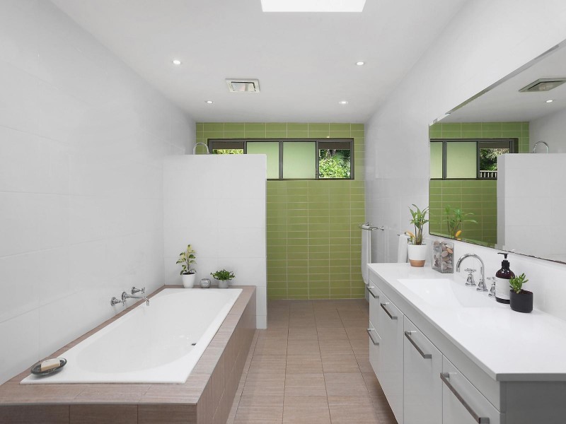 162 Manns Road, West Gosford NSW 2250