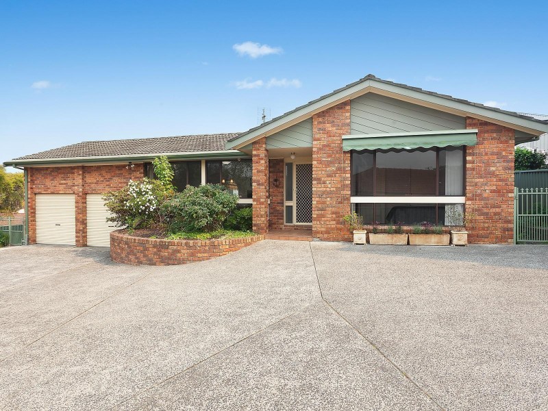 5 Guss Cannon Close, Green Point NSW 2251