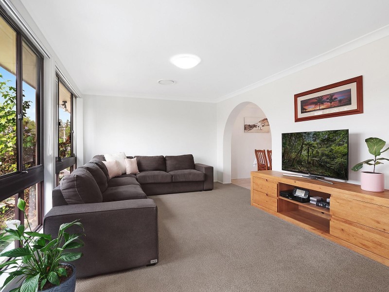 5 Guss Cannon Close, Green Point NSW 2251