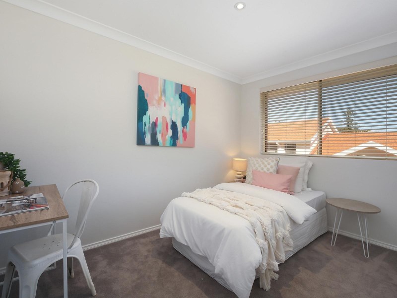 2/4 Woolunga Avenue, Terrigal NSW 2260