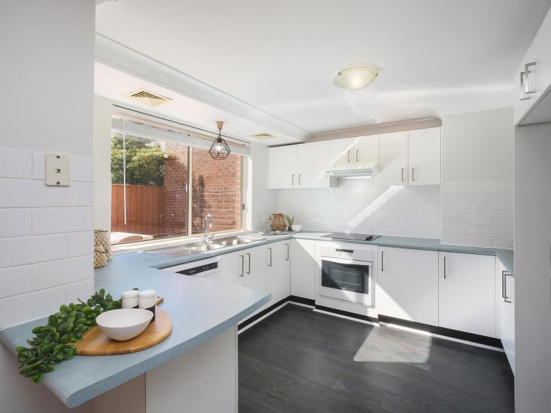 2/4 Woolunga Avenue, Terrigal NSW 2260