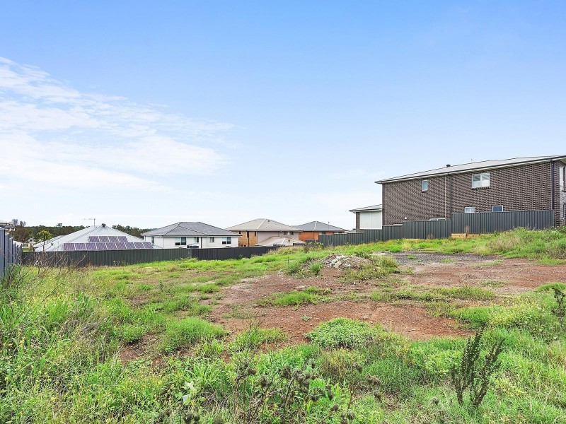 18 Newmarket Parkway, Box Hill NSW 2765