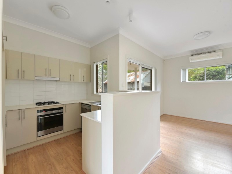 2/14 White Street, East Gosford NSW 2250