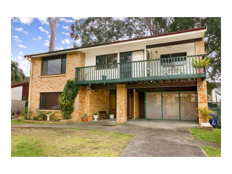 11 Kulara Avenue, West Gosford NSW 2250