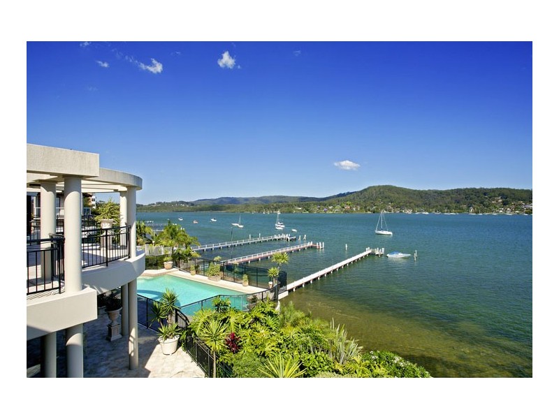 41 Caroline Street, East Gosford NSW 2250