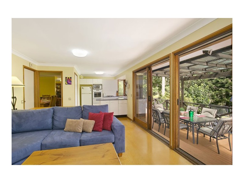 2 Fern Close, Wyoming NSW 2250