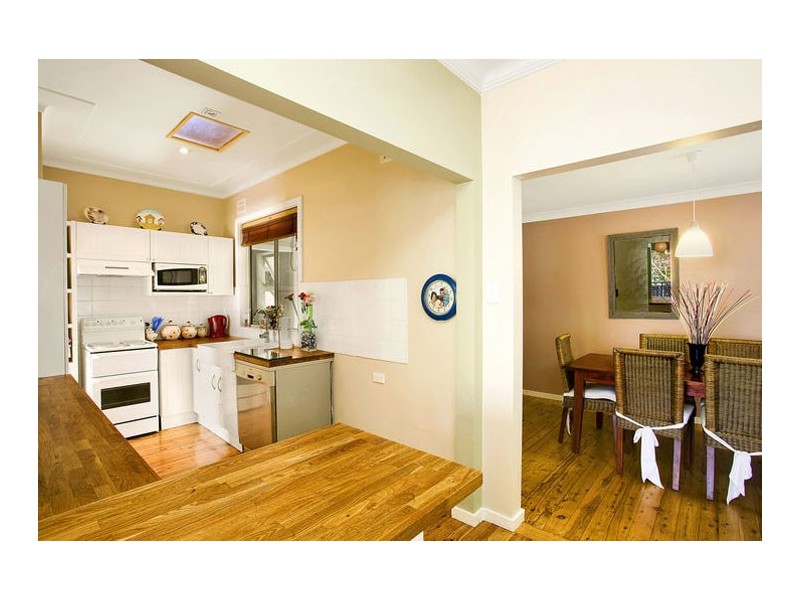 9 Heather Crescent, Wyoming NSW 2250