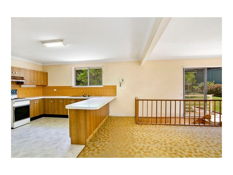 1 Wistaria Street, Wyoming NSW 2250