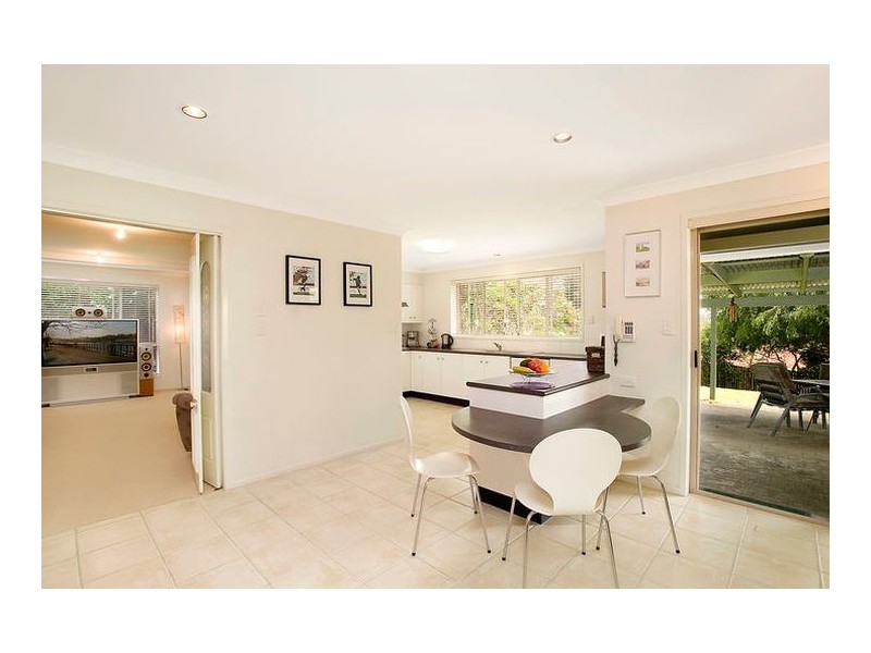 11 Karen Close, Lisarow NSW 2250