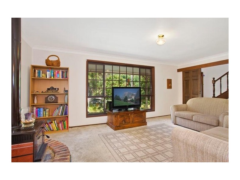 33 Elissa Crescent, Wyoming NSW 2250
