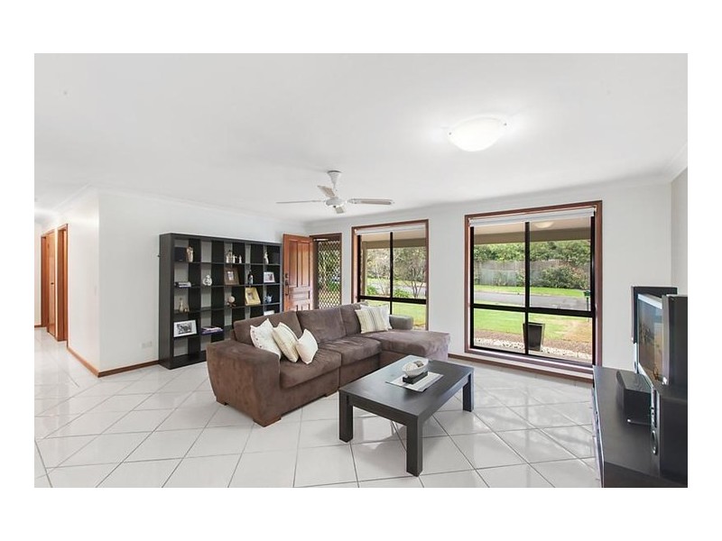 6 Callemondah Avenue, North Gosford NSW 2250