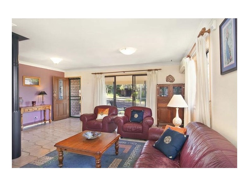 12 Darryl Road, Wyoming NSW 2250