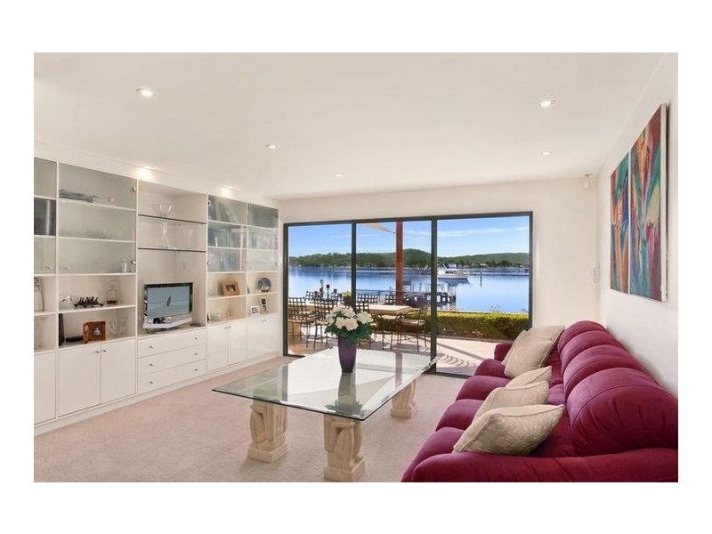33 Nautilus Crescent, St Huberts Island NSW 2257