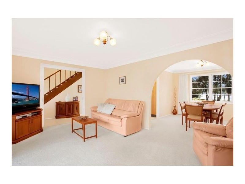 17 Bayside Drive, Green Point NSW 2251
