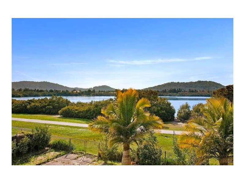 41 Bayline Drive, Point Clare NSW 2250