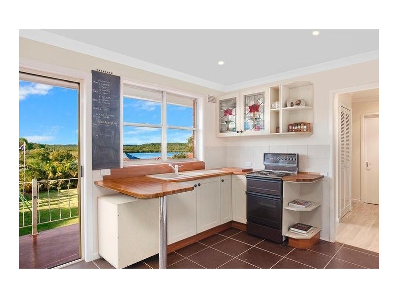 11 Russell Street, East Gosford NSW 2250