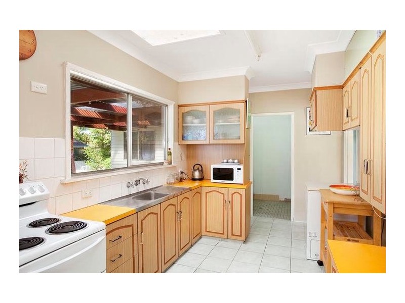 35 Maple Street, Wyoming NSW 2250