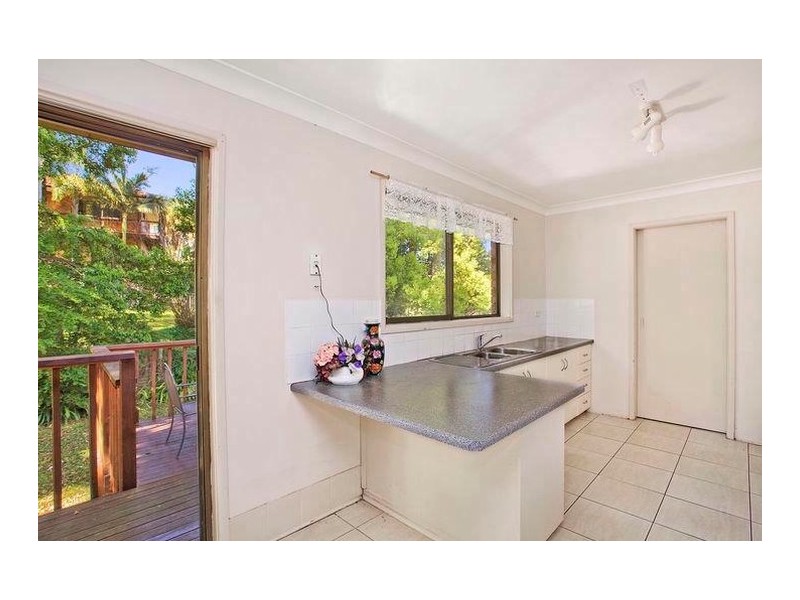6 Hamish Crescent, Wyoming NSW 2250