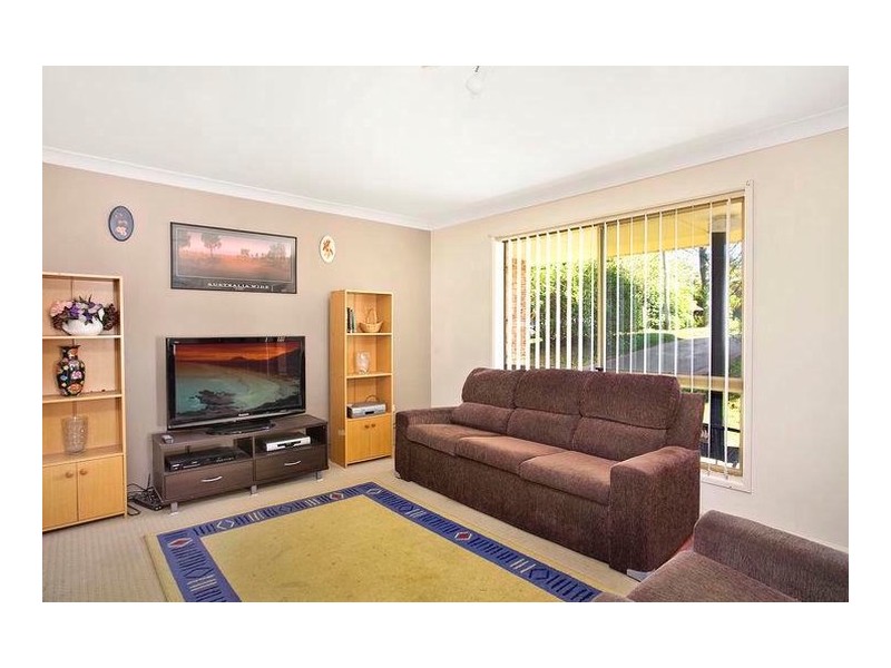 6 Hamish Crescent, Wyoming NSW 2250