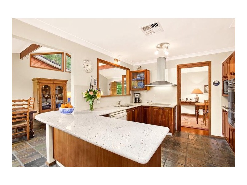 1 Rugby Close, Wyoming NSW 2250