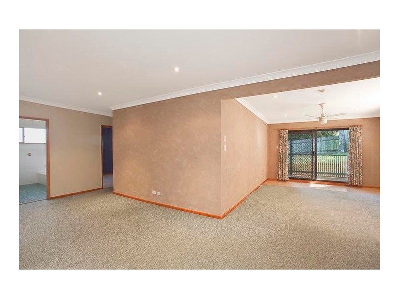 1 Opala Avenue, Wyoming NSW 2250