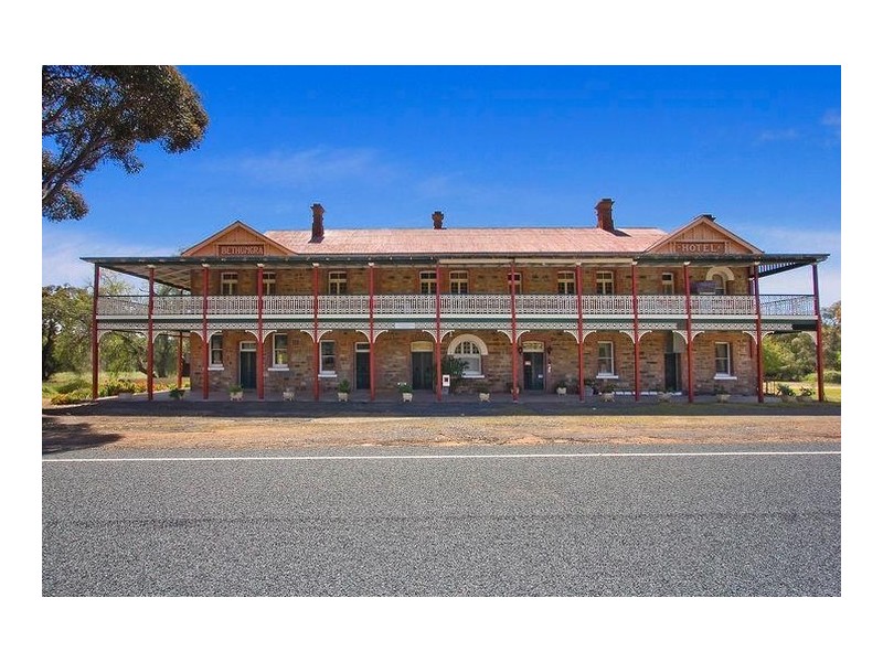 ‘Hotel Shirley’ Olympic Highway, Bethungra NSW 2590