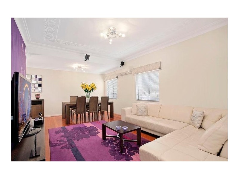 6 Woodlawn Avenue, Earlwood NSW 2206