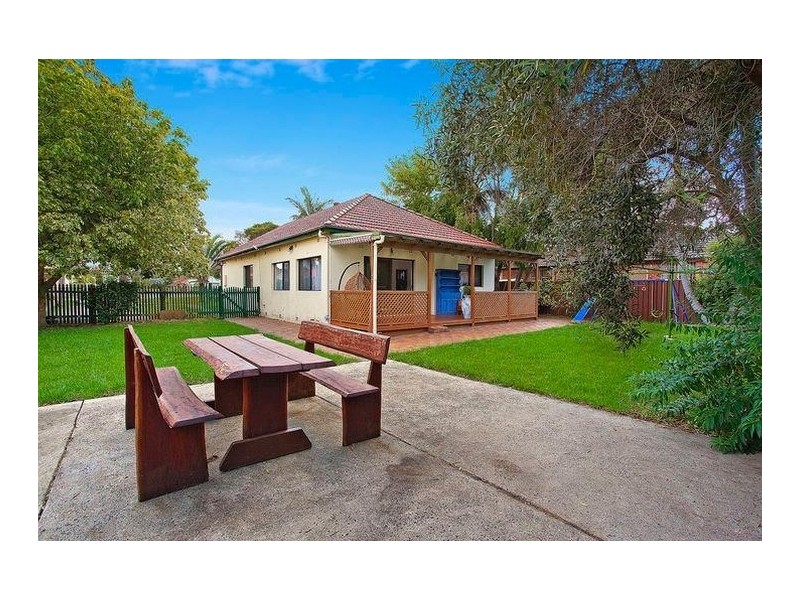 1 Weil Avenue, Croydon Park NSW 2133