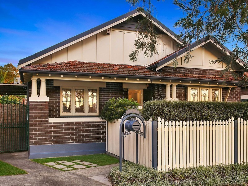 8 Permanent Avenue, Earlwood NSW 2206