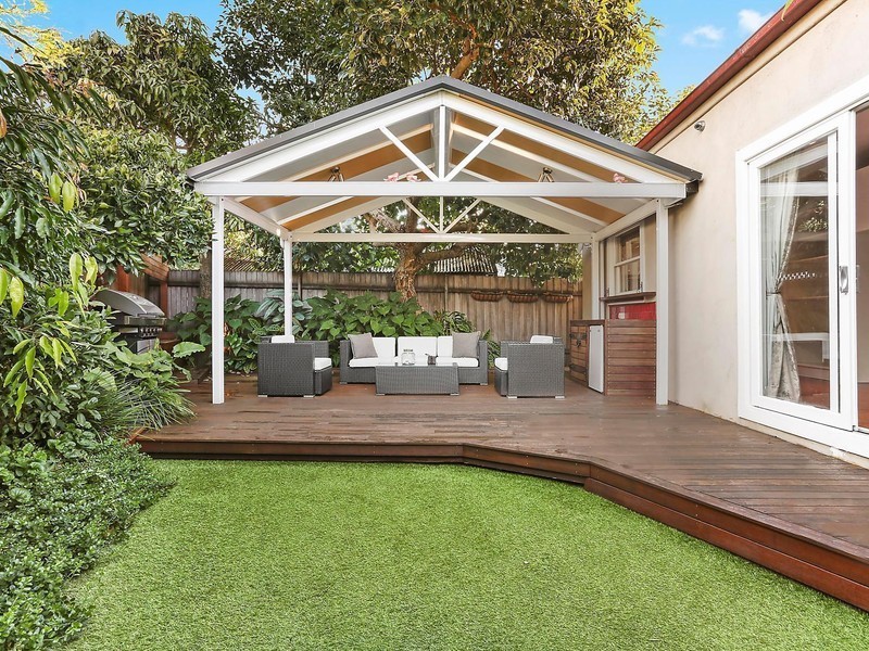 8 Permanent Avenue, Earlwood NSW 2206