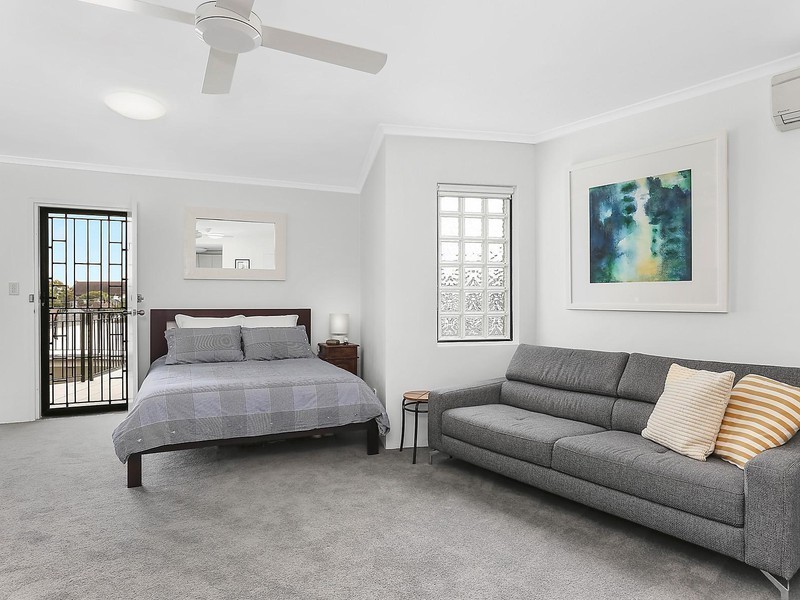 18/12 Enmore Road, Newtown NSW 2042