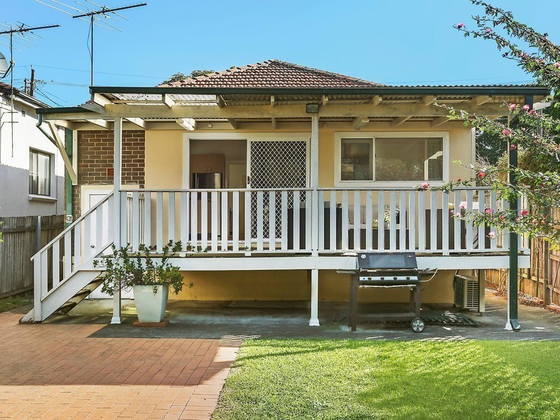 2 Leopold Street, Croydon Park NSW 2133