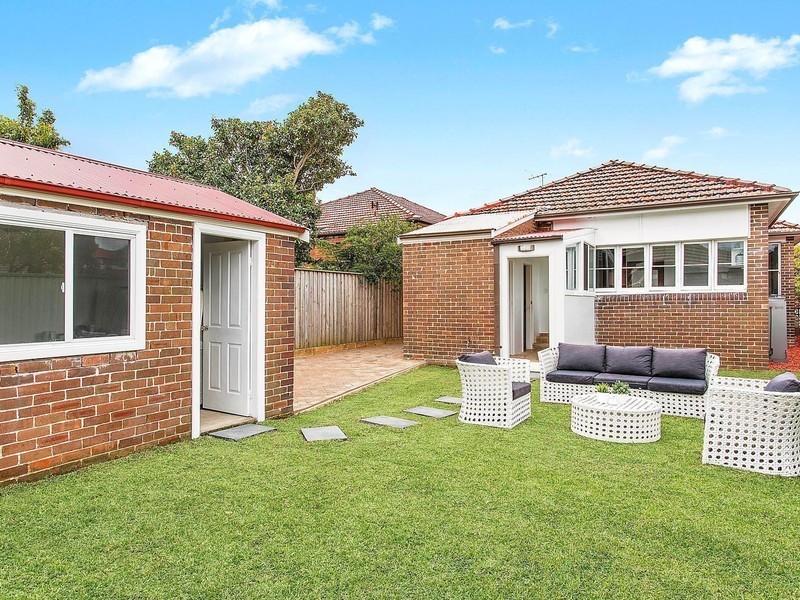 21 Hugh Avenue, Dulwich Hill NSW 2203