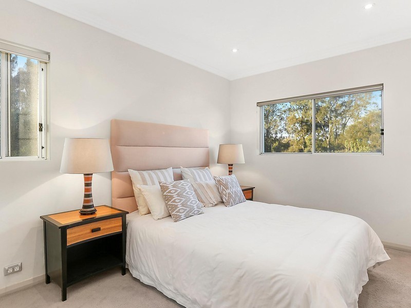 4B Pine Avenue, Earlwood NSW 2206