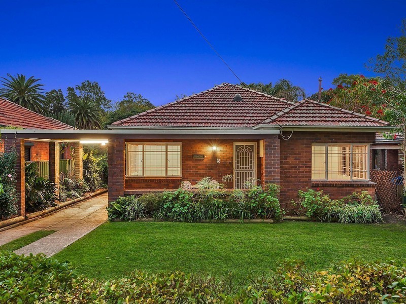 5 Minogue Crescent, Forest Lodge NSW 2037