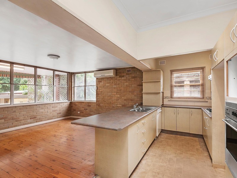 5 Minogue Crescent, Forest Lodge NSW 2037