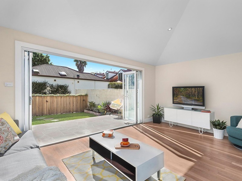 147 St Johns Road, Glebe NSW 2037